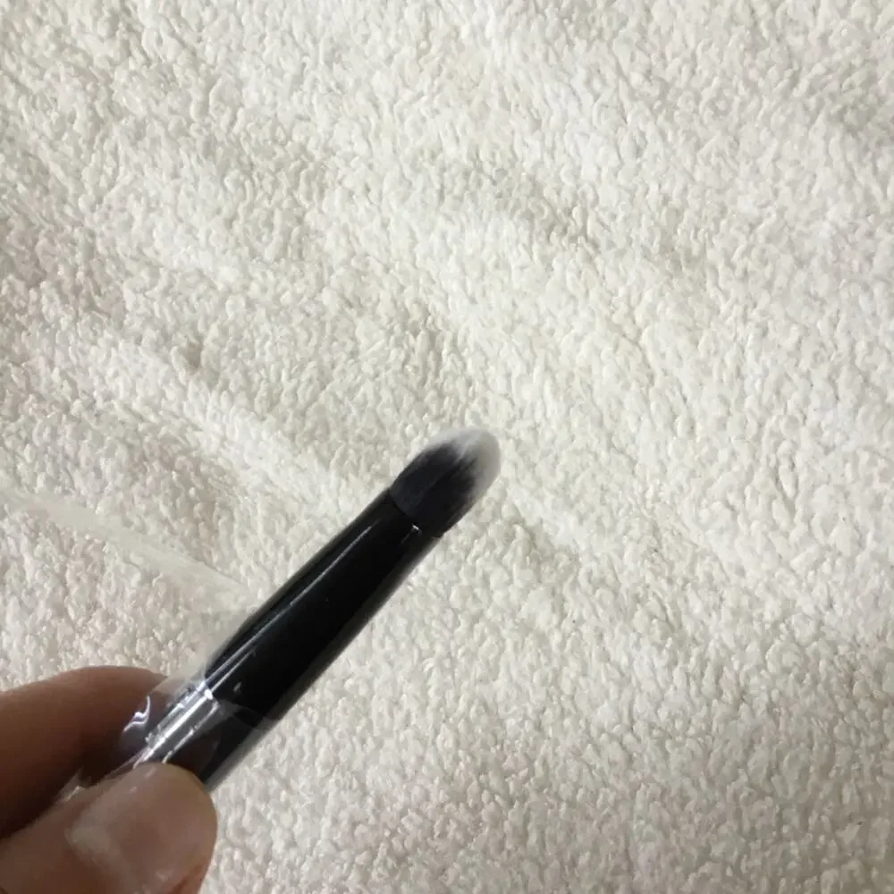 Kat Von D brand kat